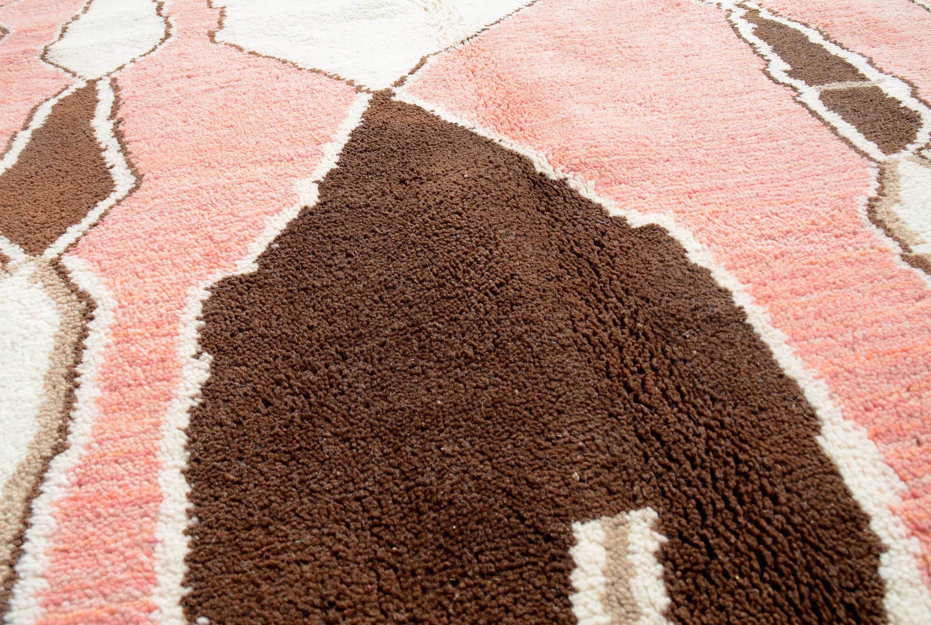 GemBliss - Elegant Pink Diamond Rug for Chic Decor | Illuminate Collective