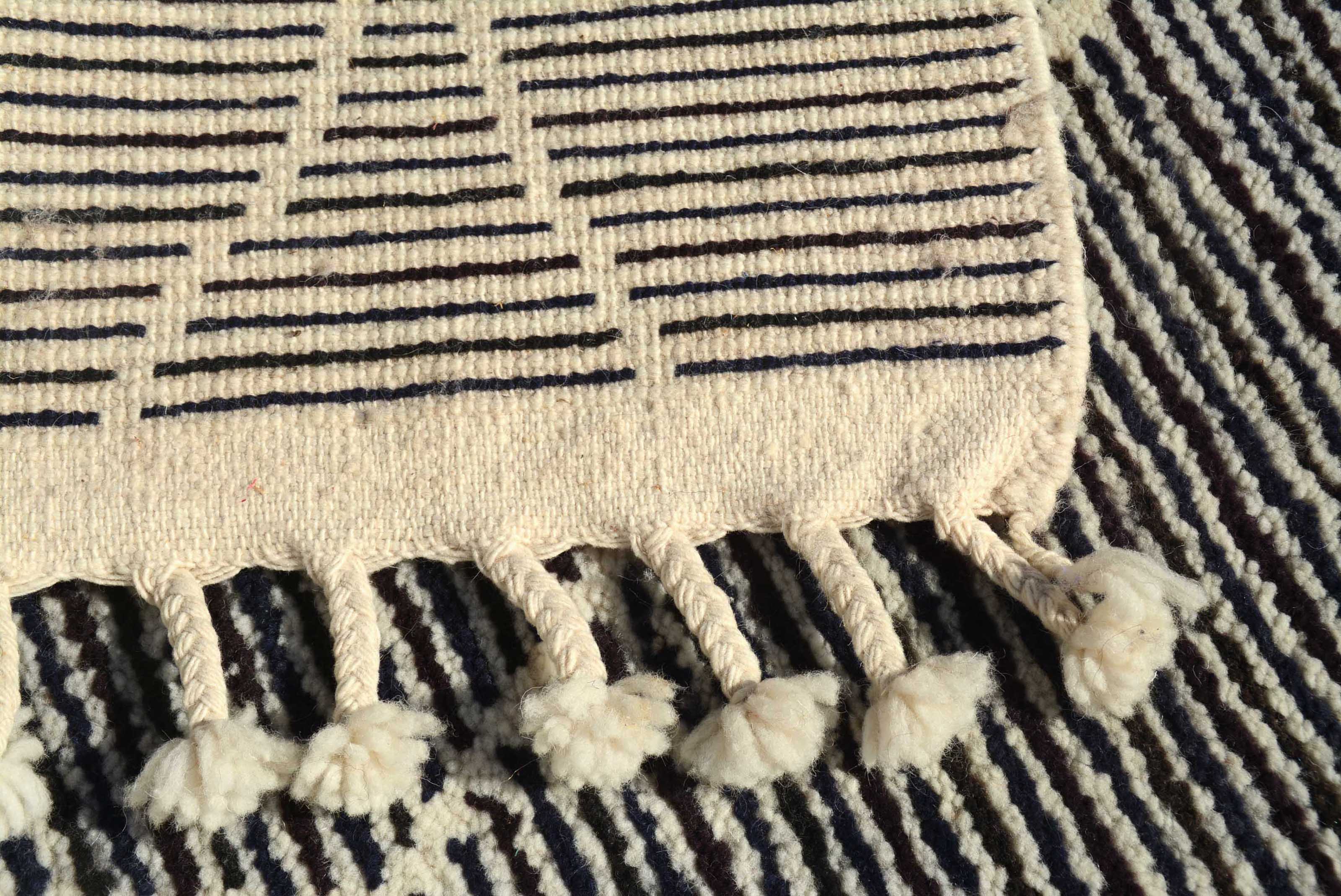 Linx - Modern Handwoven Rug for Stylish Spaces | Illuminate Collective