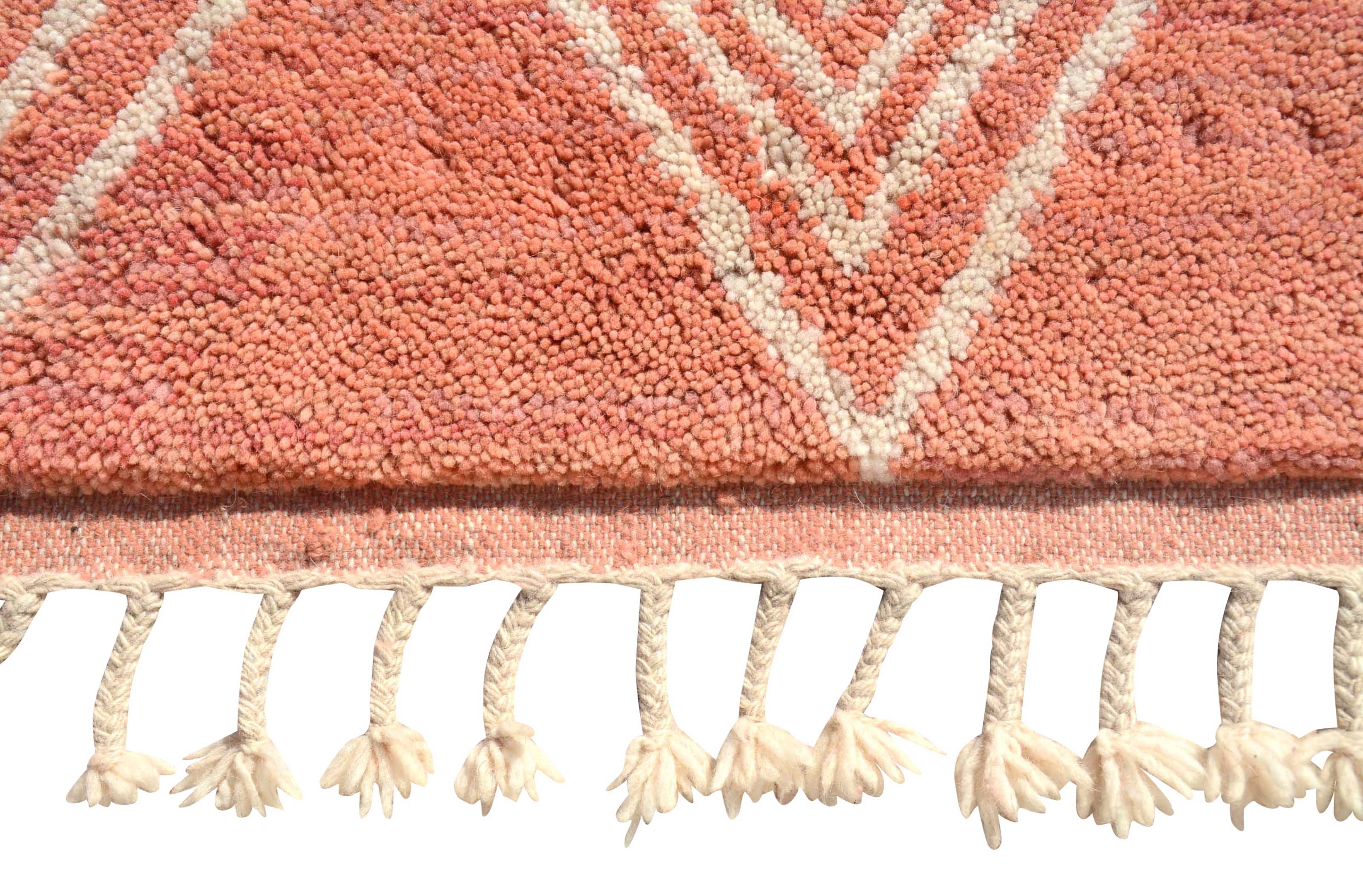 Rosewater Elegance: Handwoven Pink Zigzag Rug for Timeless Charm