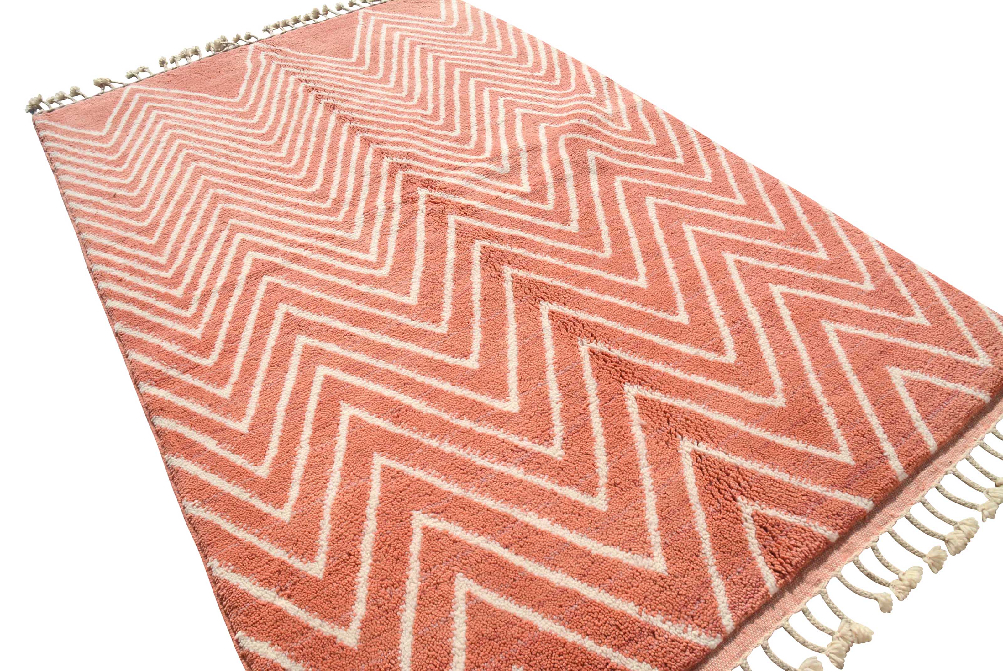 RoseWave - Elegant Pink Zigzag Rug for Chic Décor | Illuminate Collective