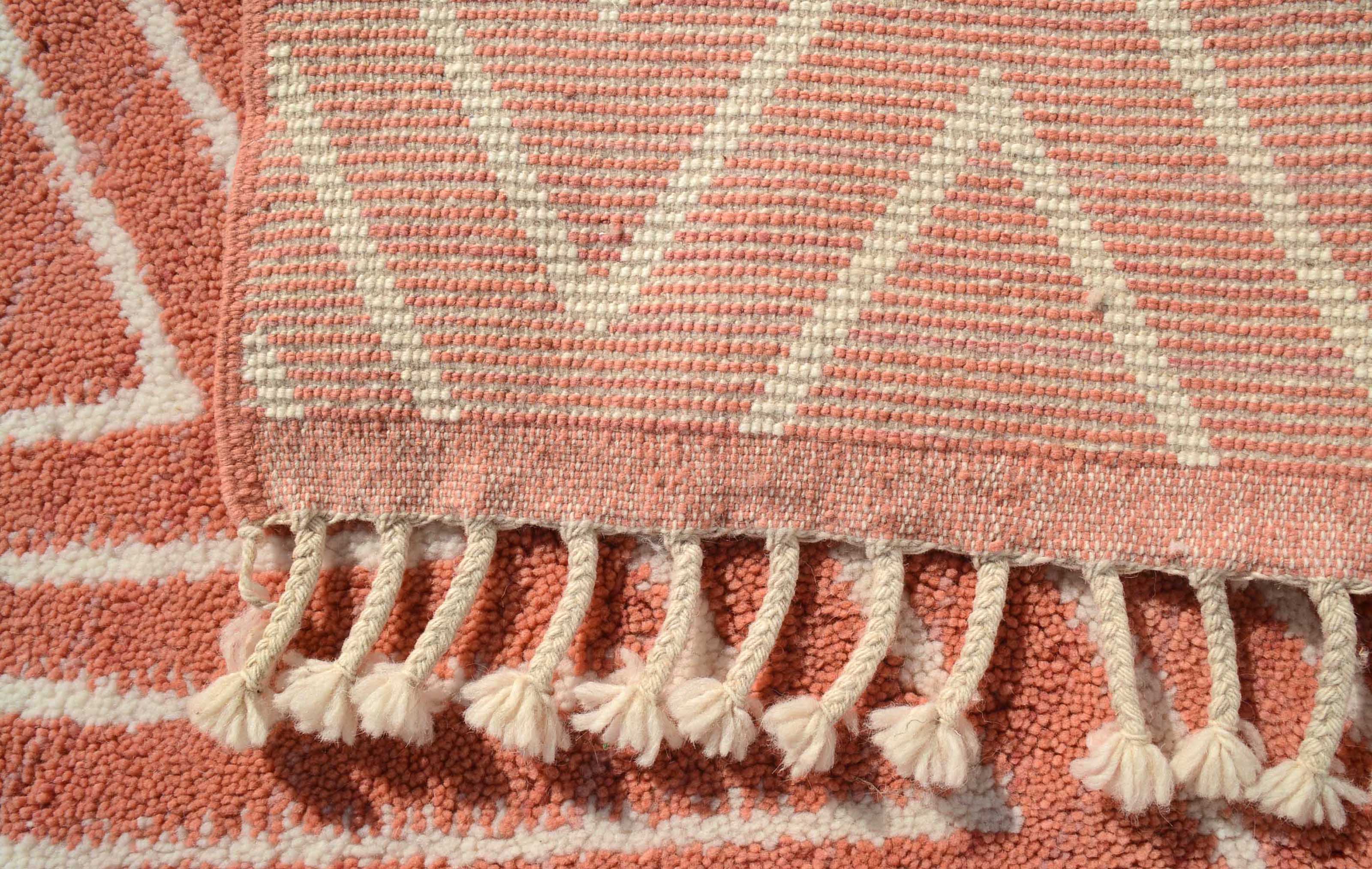 RoseWave - Elegant Pink Zigzag Rug for Chic Décor | Illuminate Collective