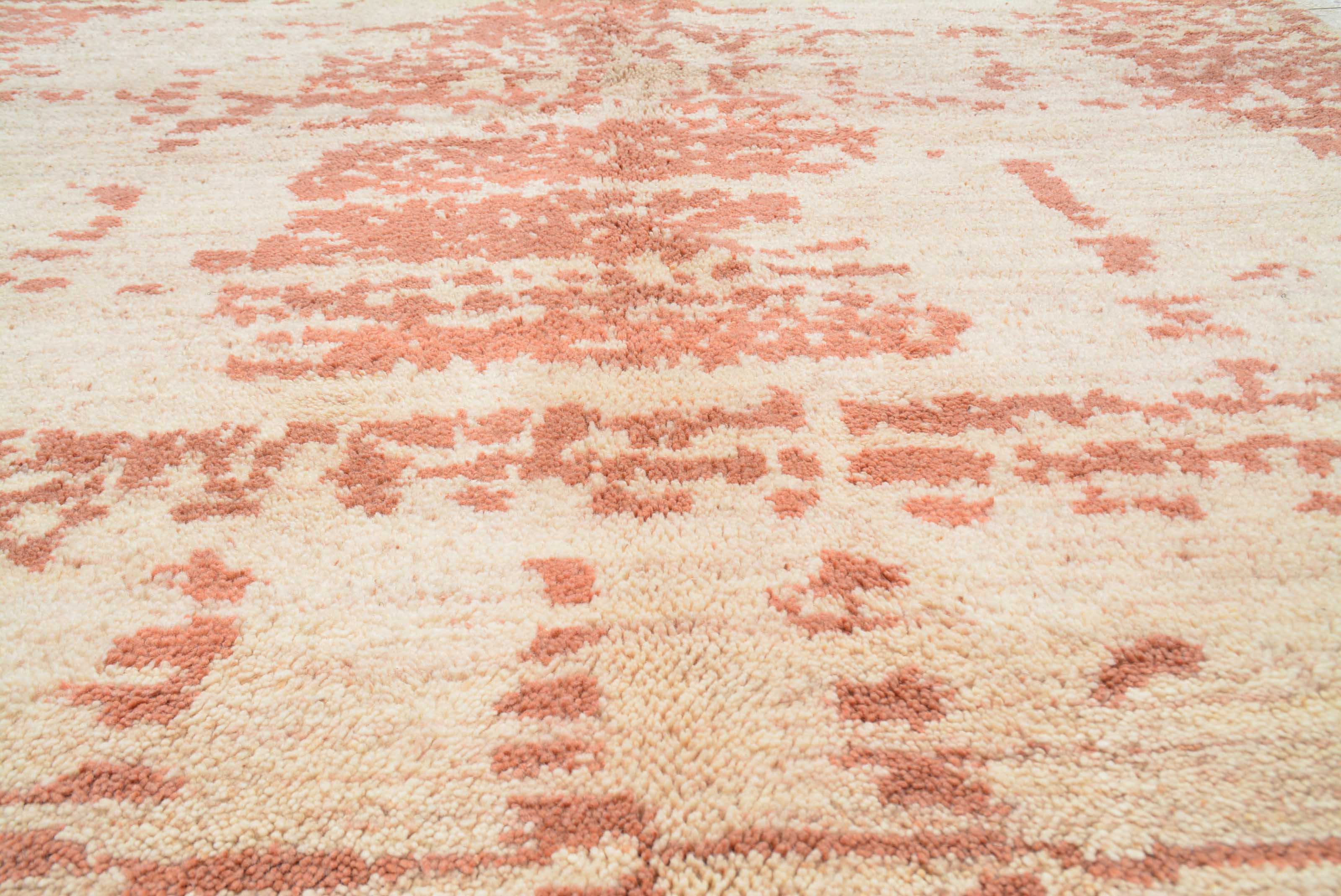 Rosy Tapestry Modern Area Rug - Elegance and Style | Illuminate Collective