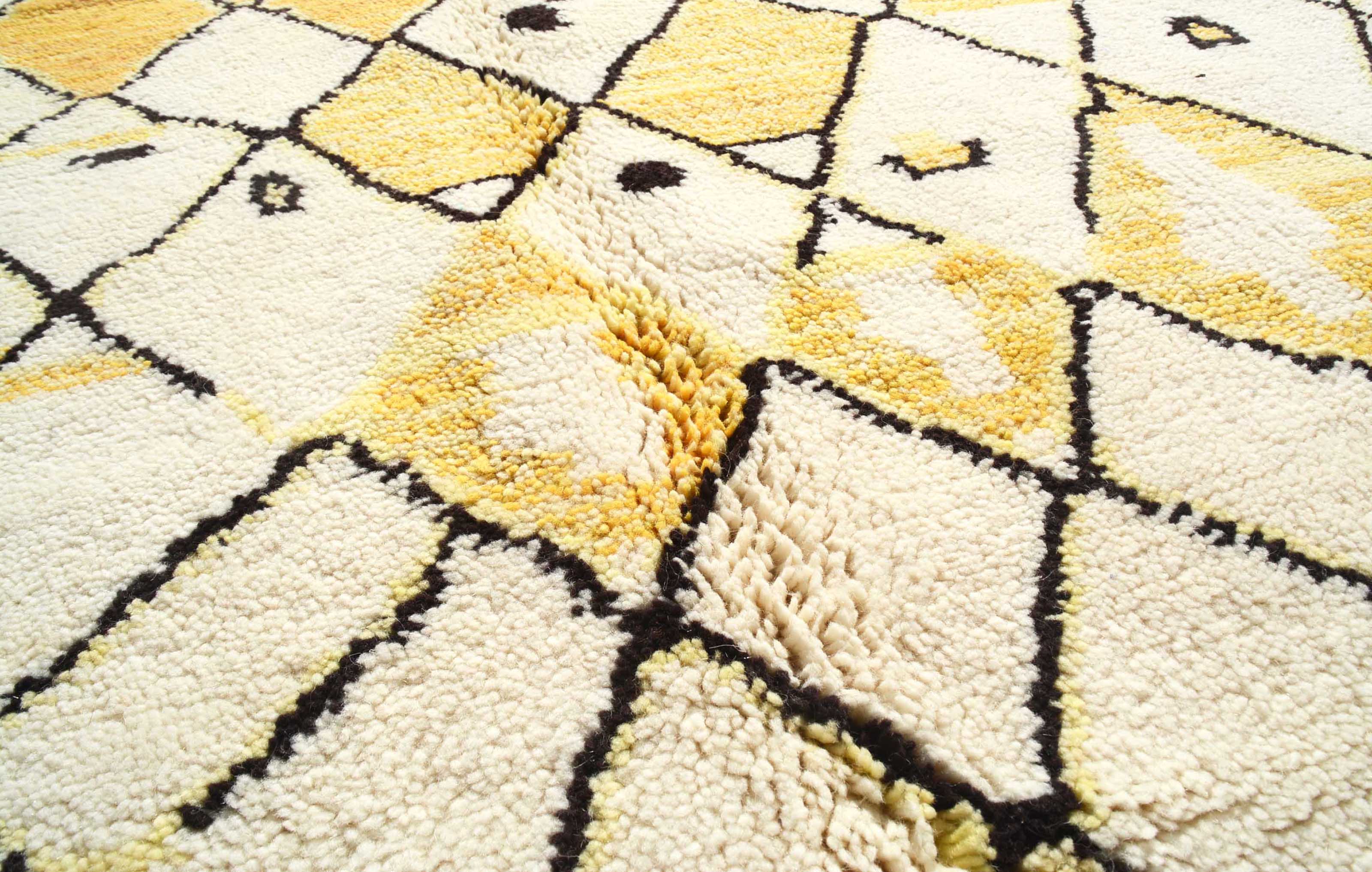 Sunflare - Luxurious Yellow Diamonds Rug | Illuminate Collective