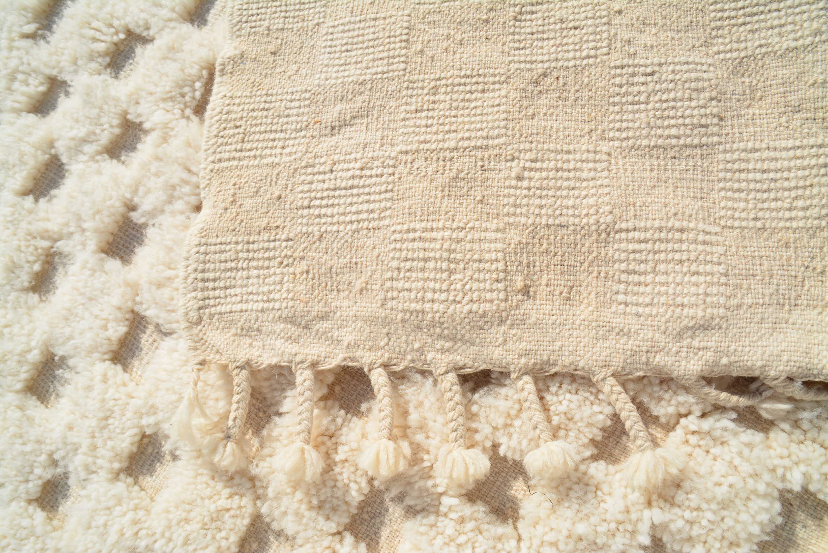 Winter Whispers | 6'x9' Textured Ivory & White Berber Area Rug