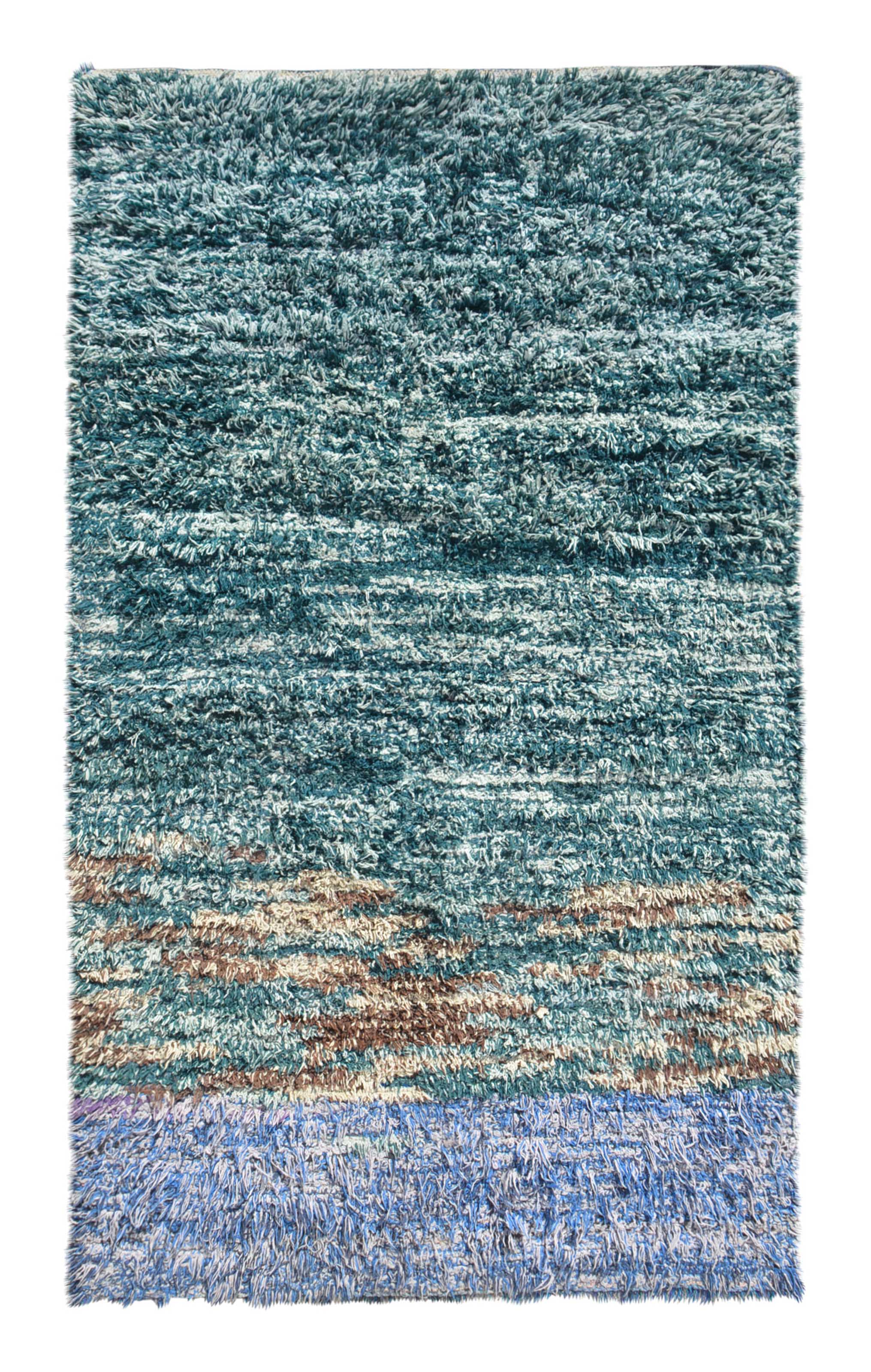 Coastal Retreat Shaggy Blue Vintage Rug - Add a touch of the beach to your home