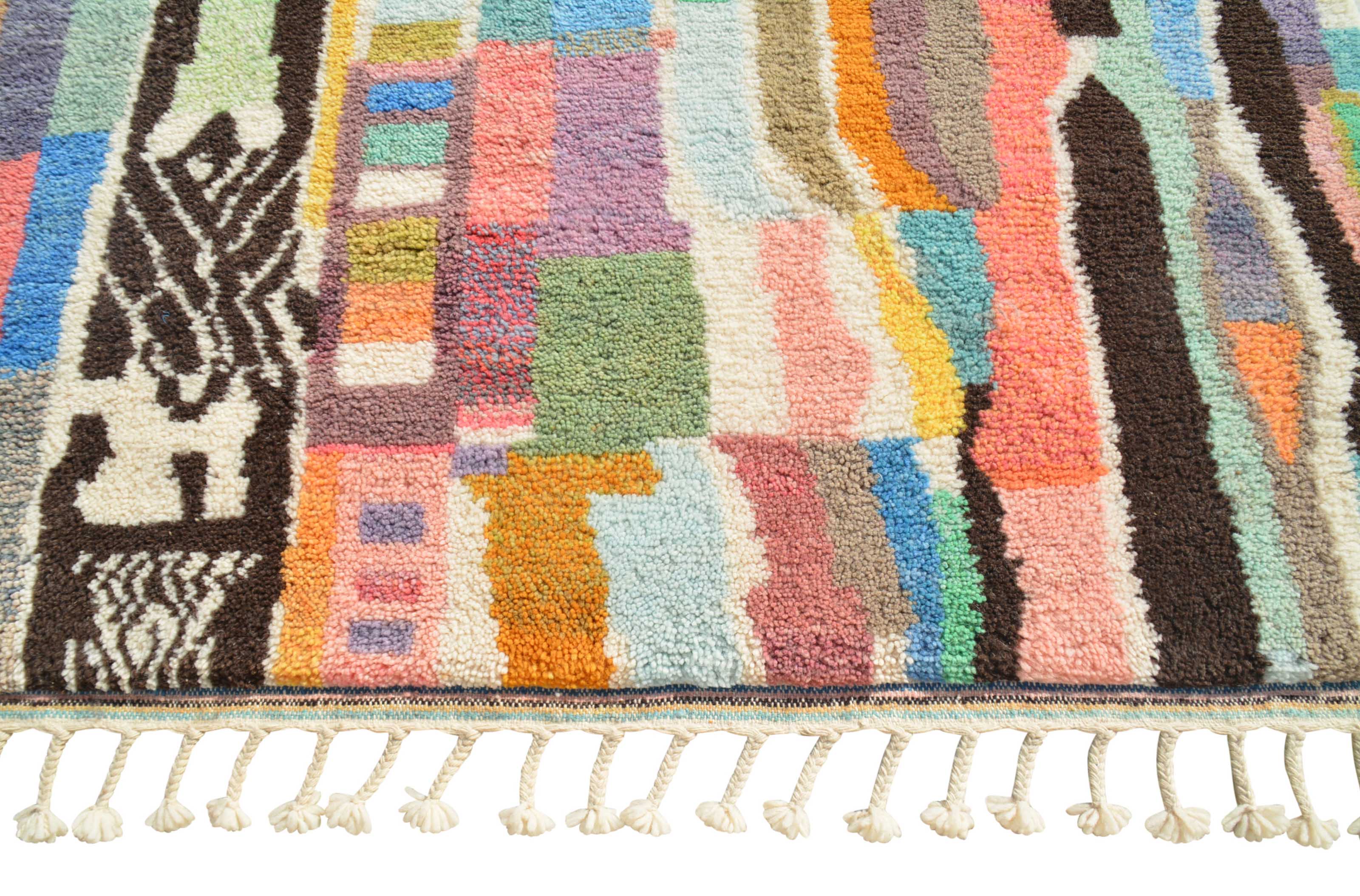 Color Craze - Handmade Moroccan Rug with a colorful design - Add a touch of excitement to your home