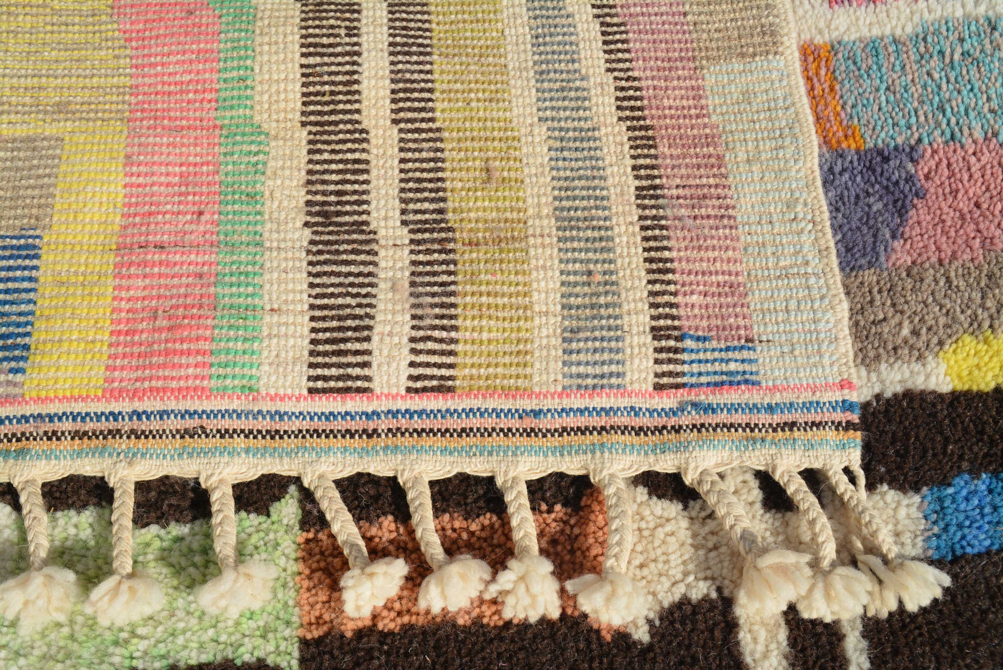 Color Craze - Handmade Moroccan Rug with a colorful design - Add a touch of excitement to your home
