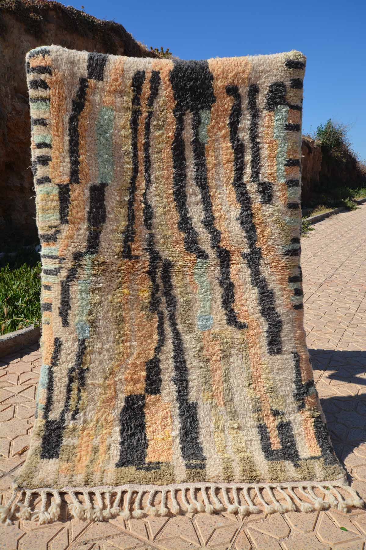 Illuminate Collective  handmade Daring - 3'8 x 5'6 - 1.11m x 1.67m
