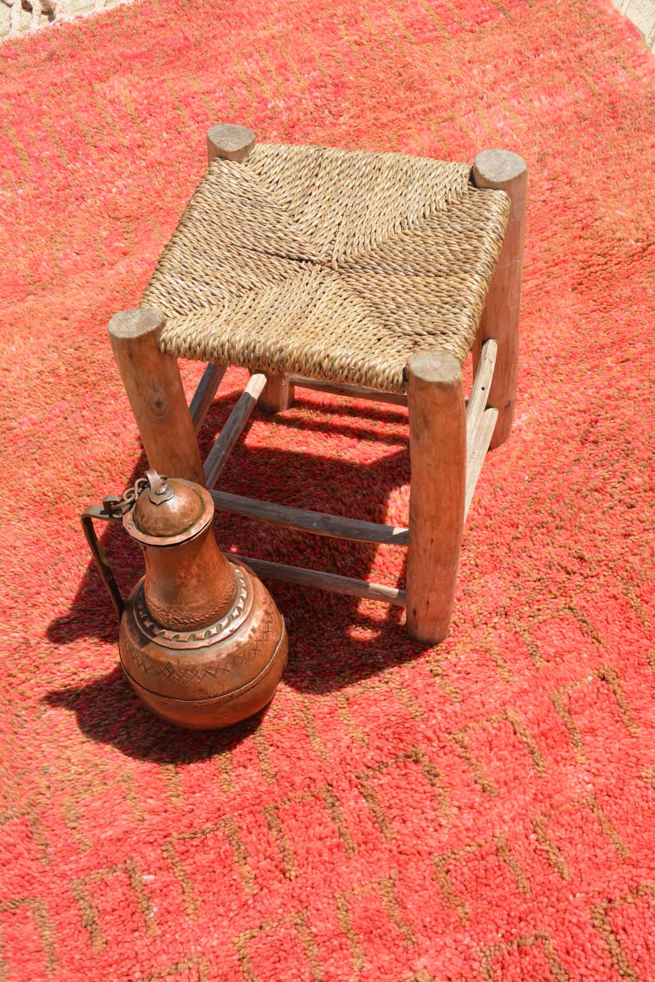 Illuminate Collective handmade Moroccan Rug Helping Hand - 4' x 6' - 1.21m x 1.82m