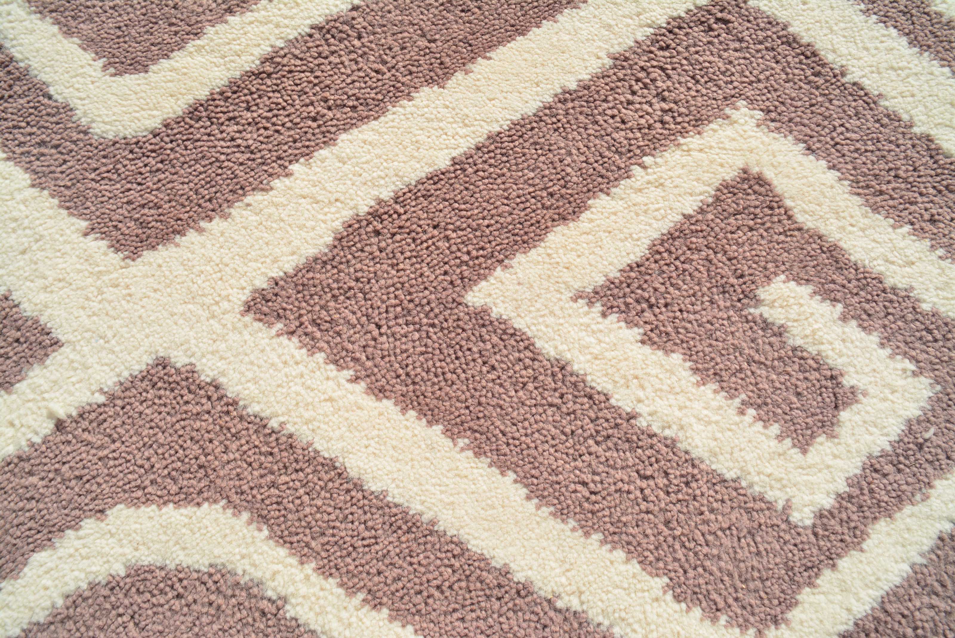 Lavender Luxe - Handmade Moroccan Rug with Purple Diamonds - Add a touch of elegance to your home