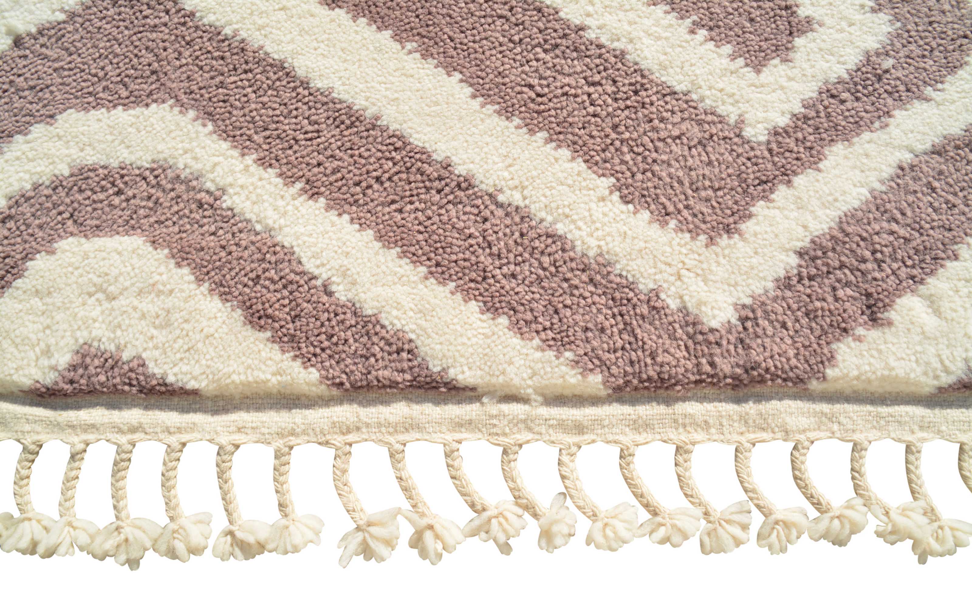 Lavender Luxe - Handmade Moroccan Rug with Purple Diamonds - Add a touch of elegance to your home