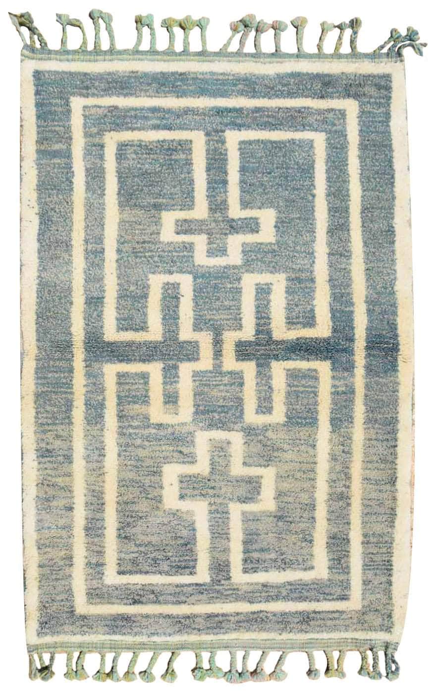 Moroccan Flat Weave Rugs - Layering Moroccan Rugs - Illuminate Collective