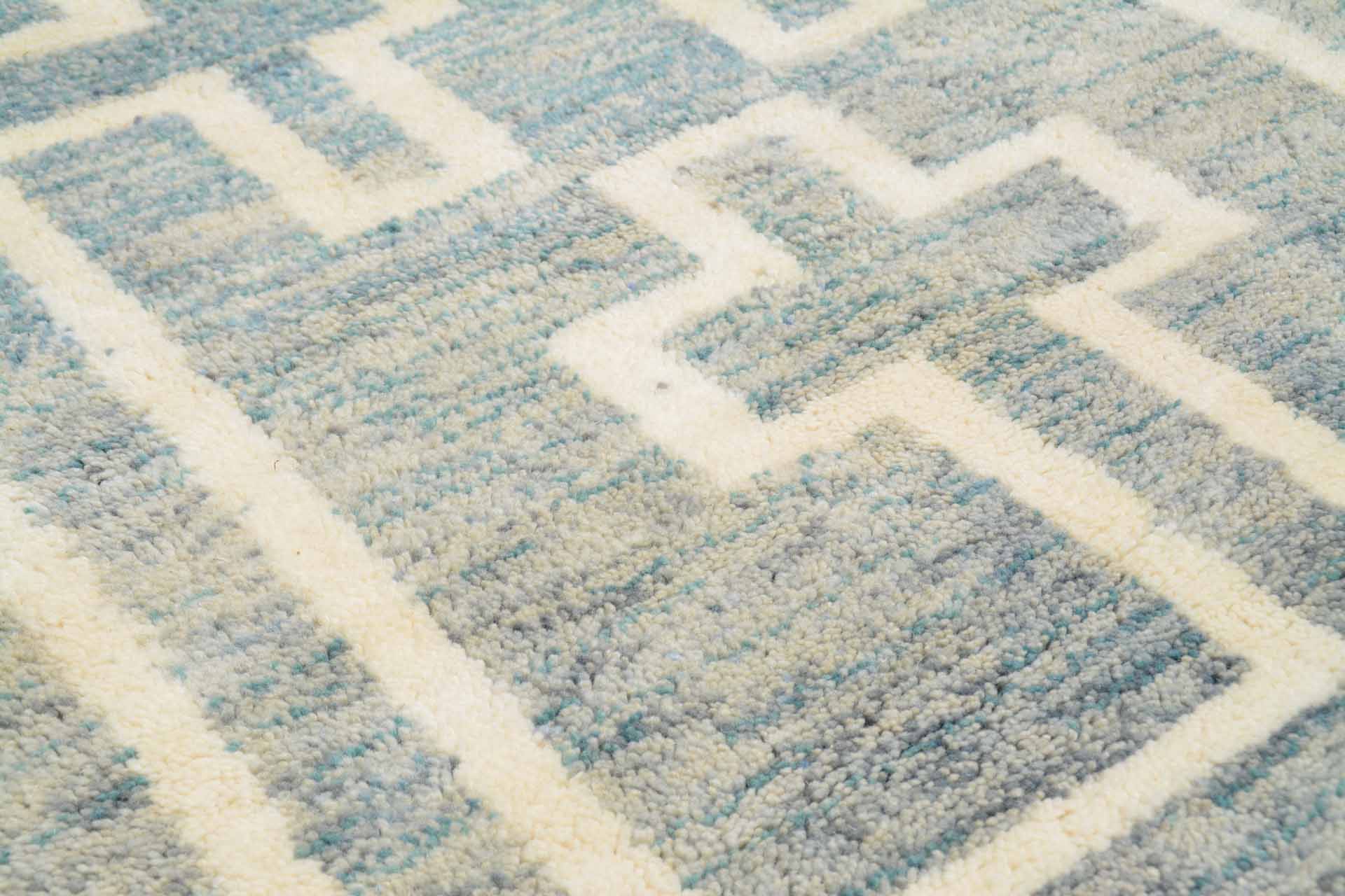Moroccan Flat Weave Rugs - Layering Moroccan Rugs - Illuminate Collective