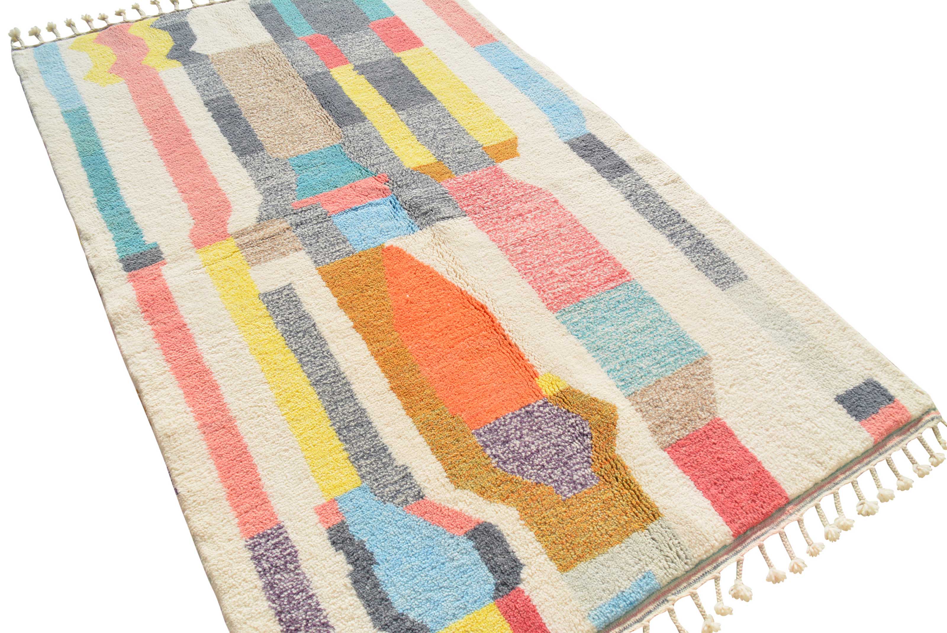 Moroccan Rug Rosewater - Handmade Moroccan Rug with Pink Diamonds - Add a touch of elegance to your home Illuminate Collective