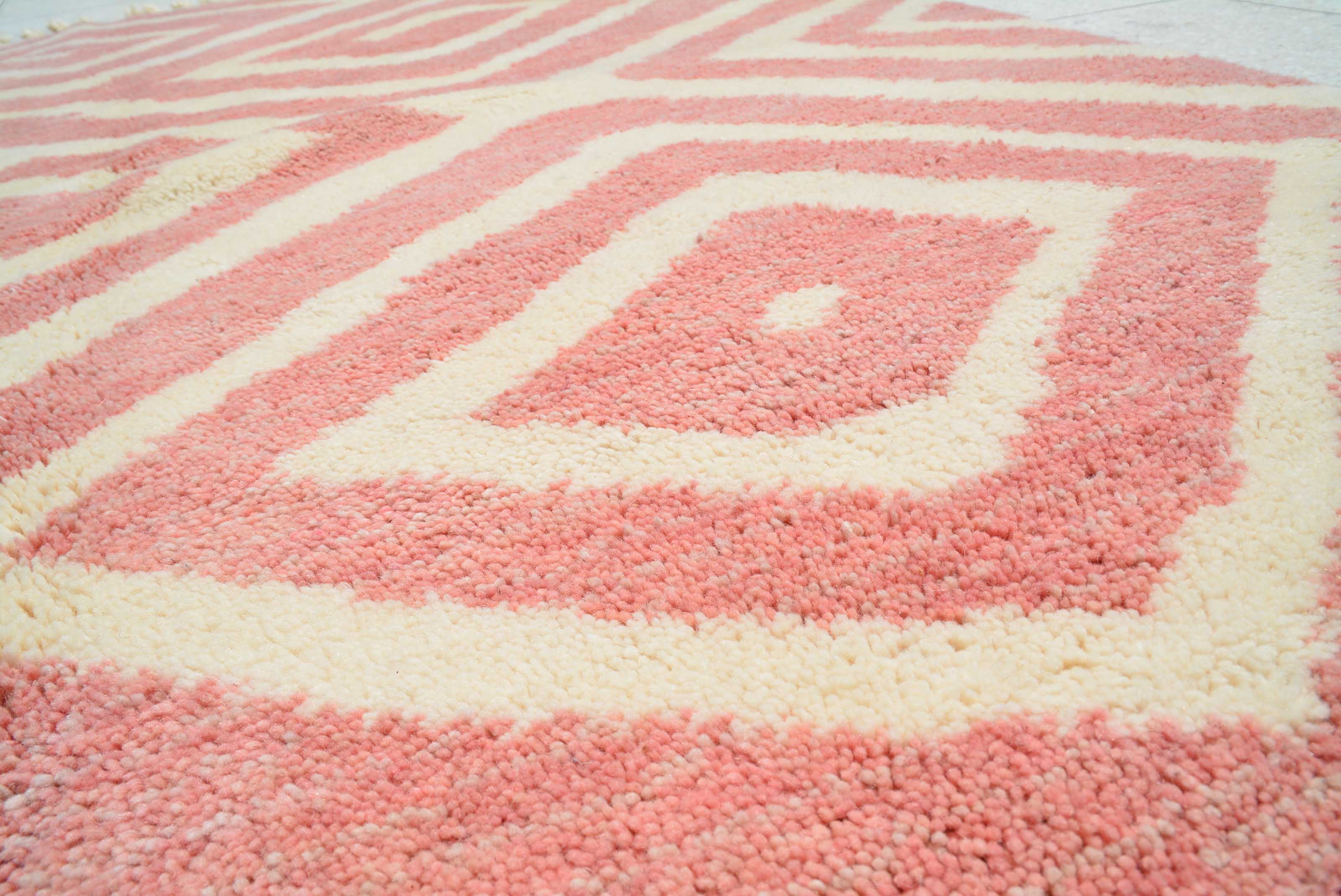 Pink diamonds Handmade rug