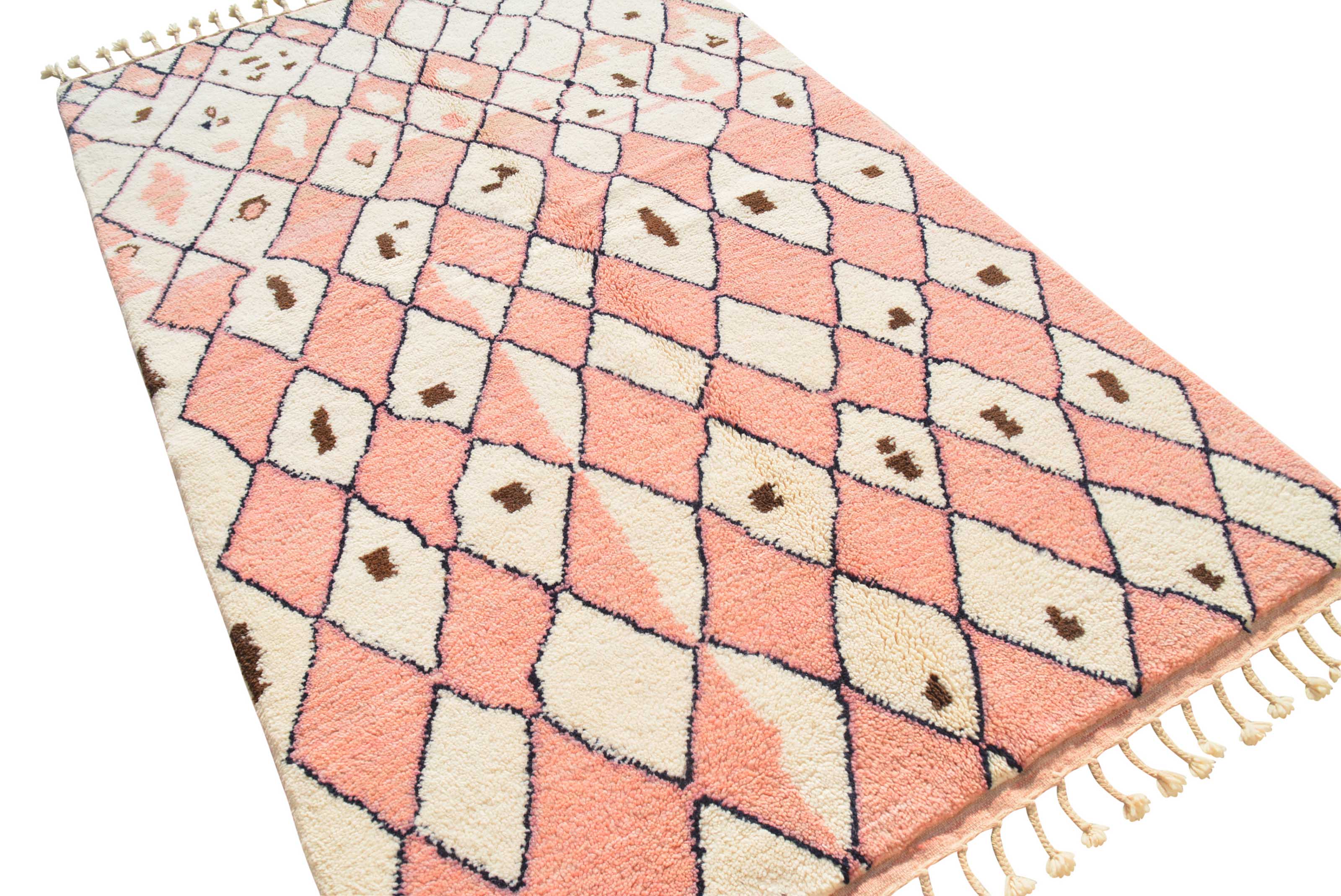 Rosewater - Handmade Moroccan Rug with Pink Diamonds - Add a touch of elegance to your home