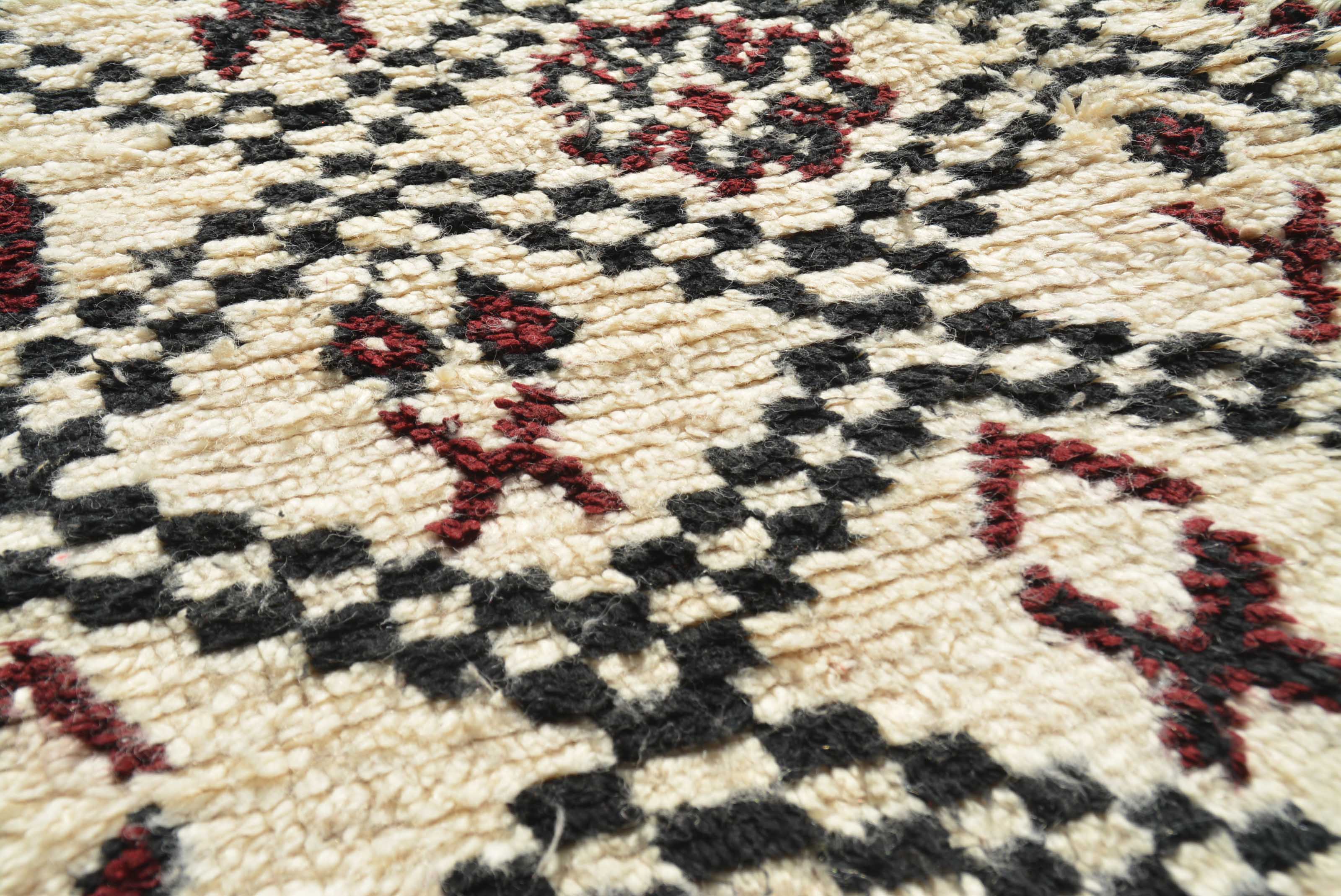 Vintage Bathroom Rugs | Vintage Area Rug Moroccan Style | Illuminate Collective