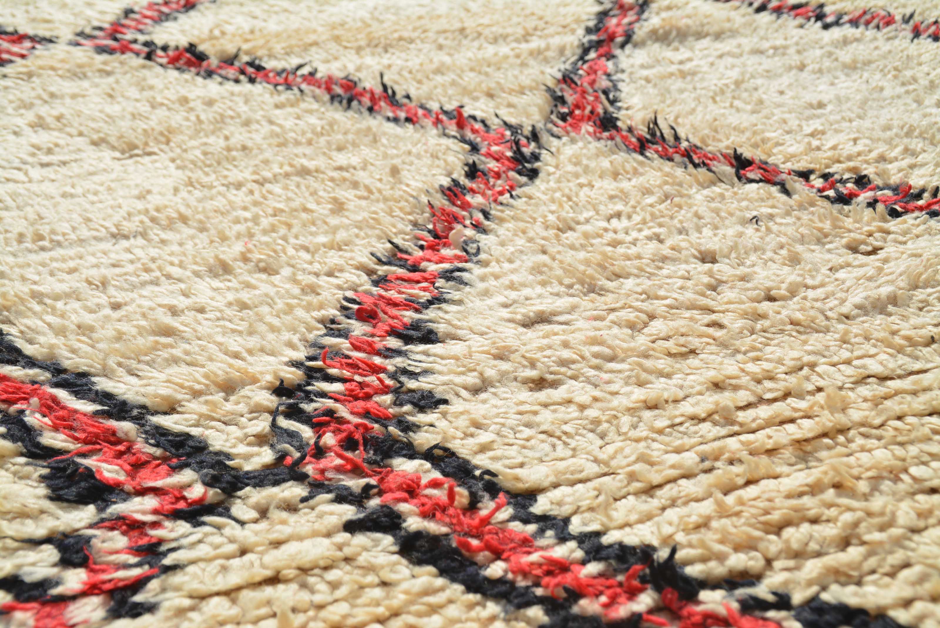 Break Out - 4x6 Vintage Red & Black Beni Ourain Moroccan Rug