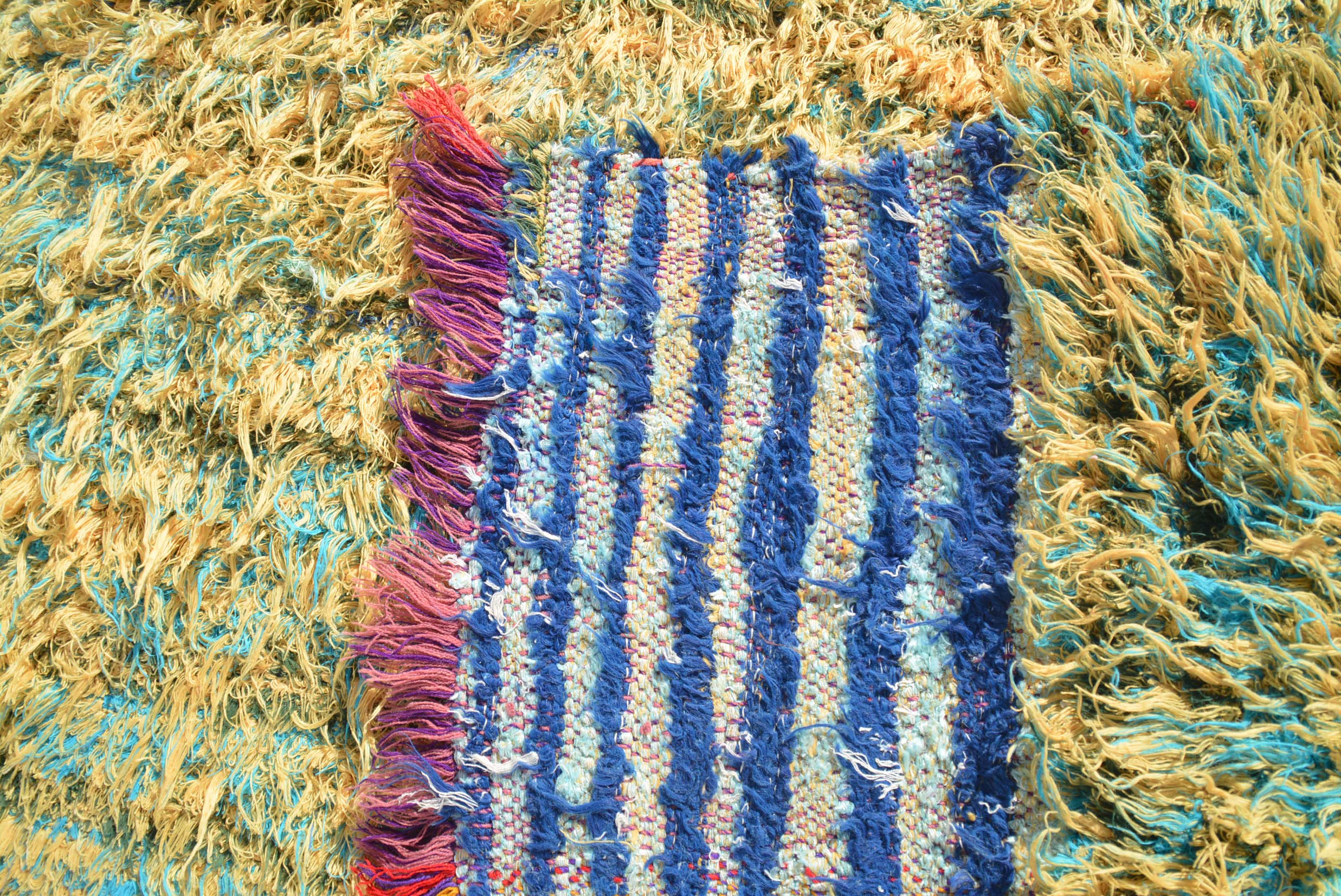 Vintage Yellow Bliss Shaggy Vintage Rug - Add a touch of warmth to your home